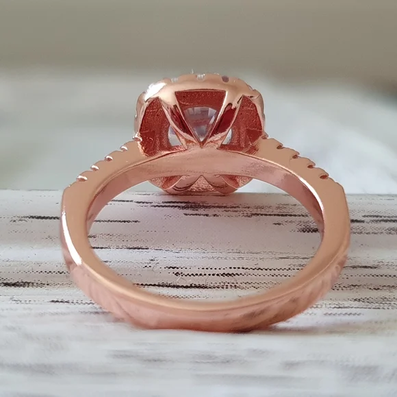 Classic Rose Gold Round Diamond Ring - Picture 3 of 4
